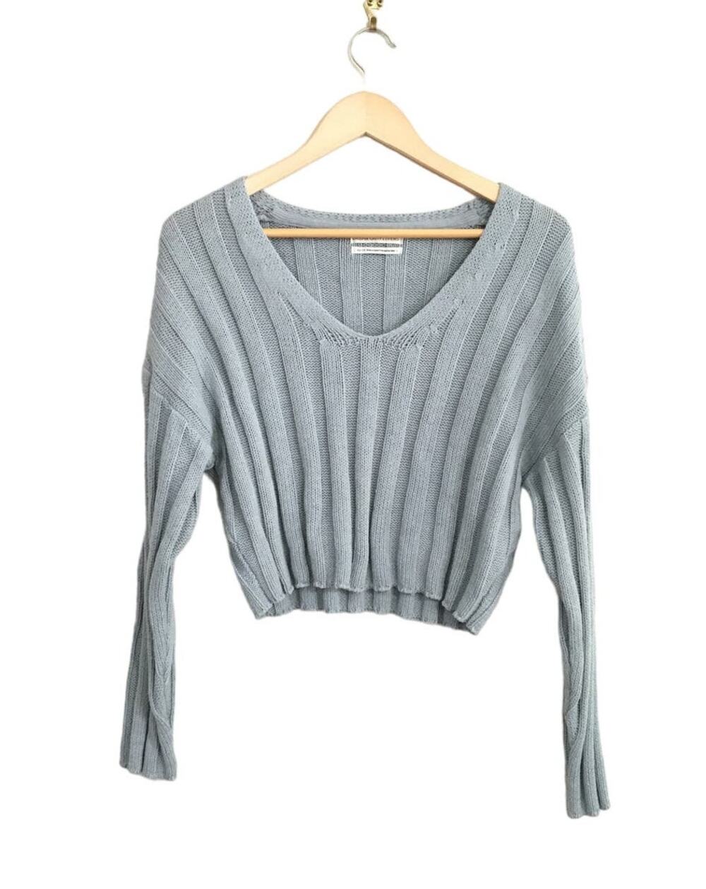 Urban Outfitters Chunky Ribbed Knit Cropped V neck Sweater